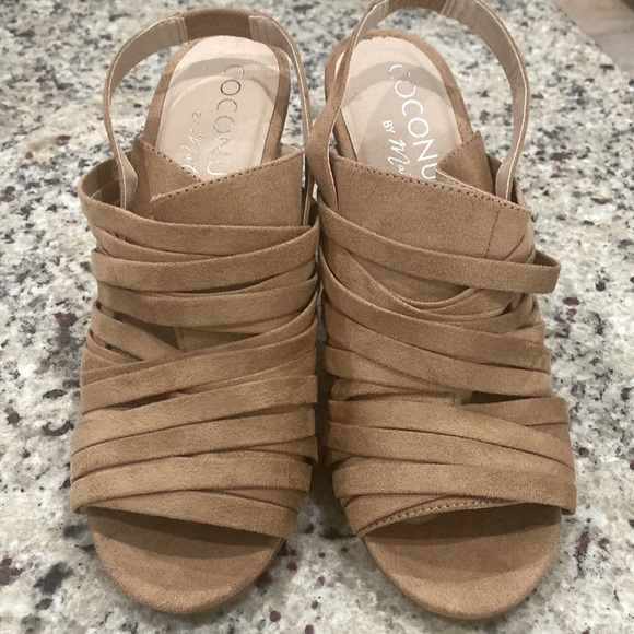 Nib Light Brown 4 inch sandals Coconuts by Matisse 8.5 - Picture 2 of 5